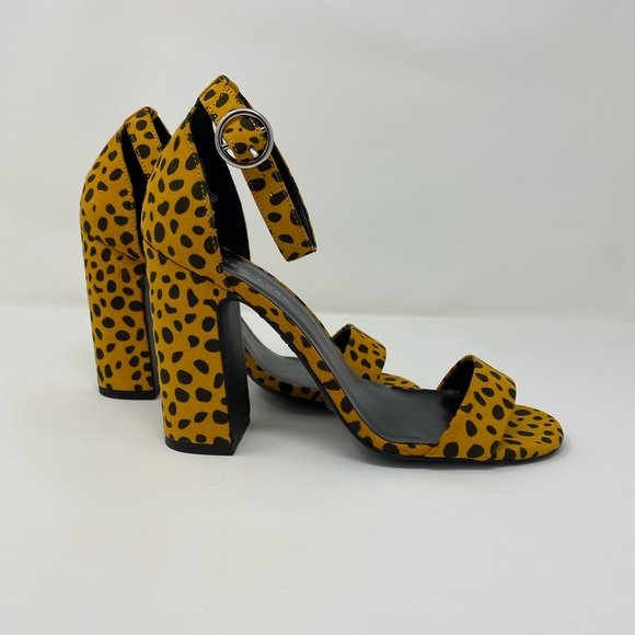 New Look heeled sandal 🔥 - Picture 2 of 8